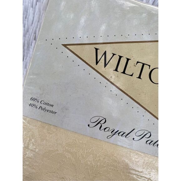 NWT Wilton Court Vintage 60"X104" Oval Buttercream Floral Print Tableclo… - Picture 5 of 8